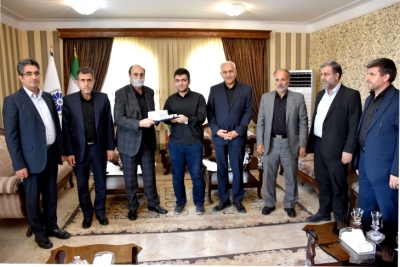 Appreciation of the Kermanshah Chamber of Commerce for the Kermanshahi youth who ranked first in Entrance Exam on 2022